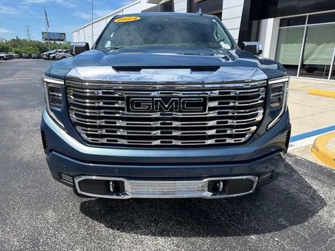 Used 2024 GMC Sierra 1500 Denali w/ Technology Package AWD/4WD image 2