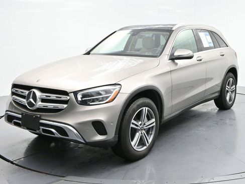 Used 2021 Mercedes-Benz GLC 300 4MATIC image 3