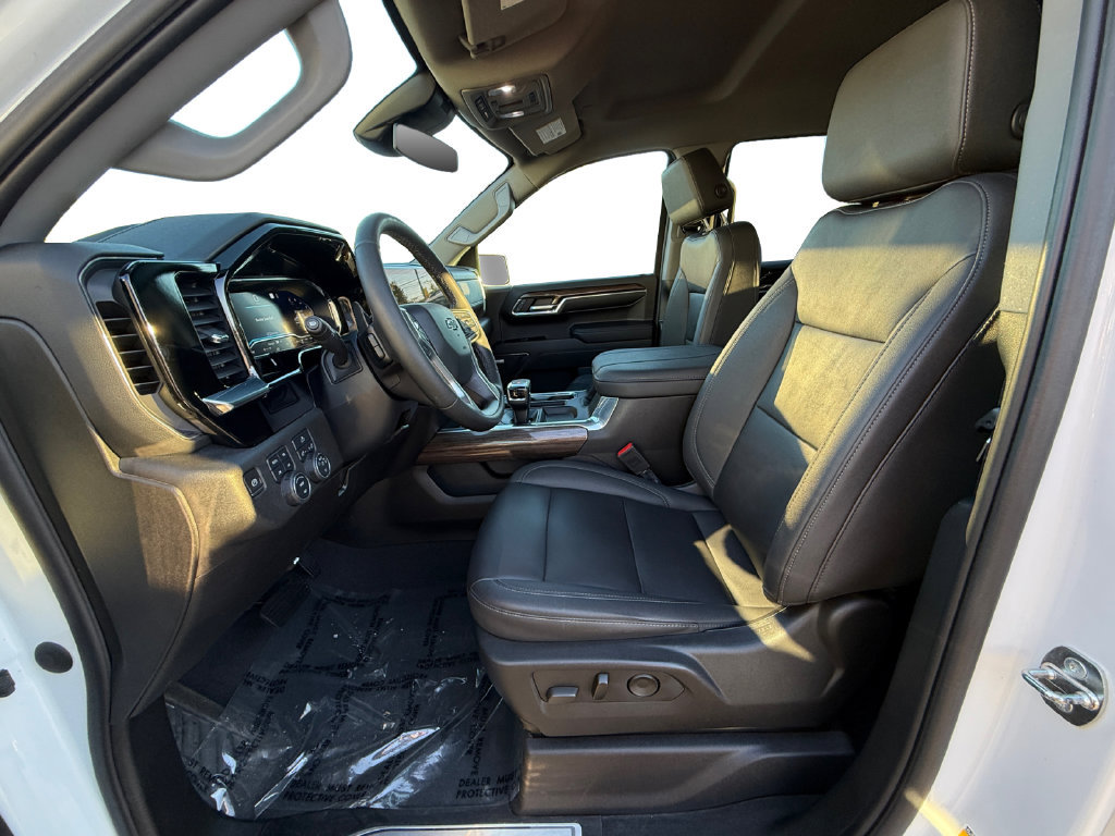 Used 2023 Chevrolet Silverado 1500 RST w/ Convenience Package II AWD/4WD image 9