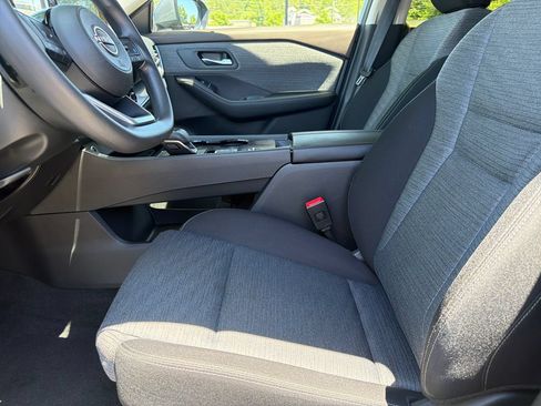 Used 2023 Nissan Rogue SV FWD image 16