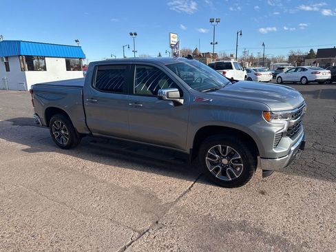 Used 2025 Chevrolet Silverado 1500 LT AWD/4WD image 5