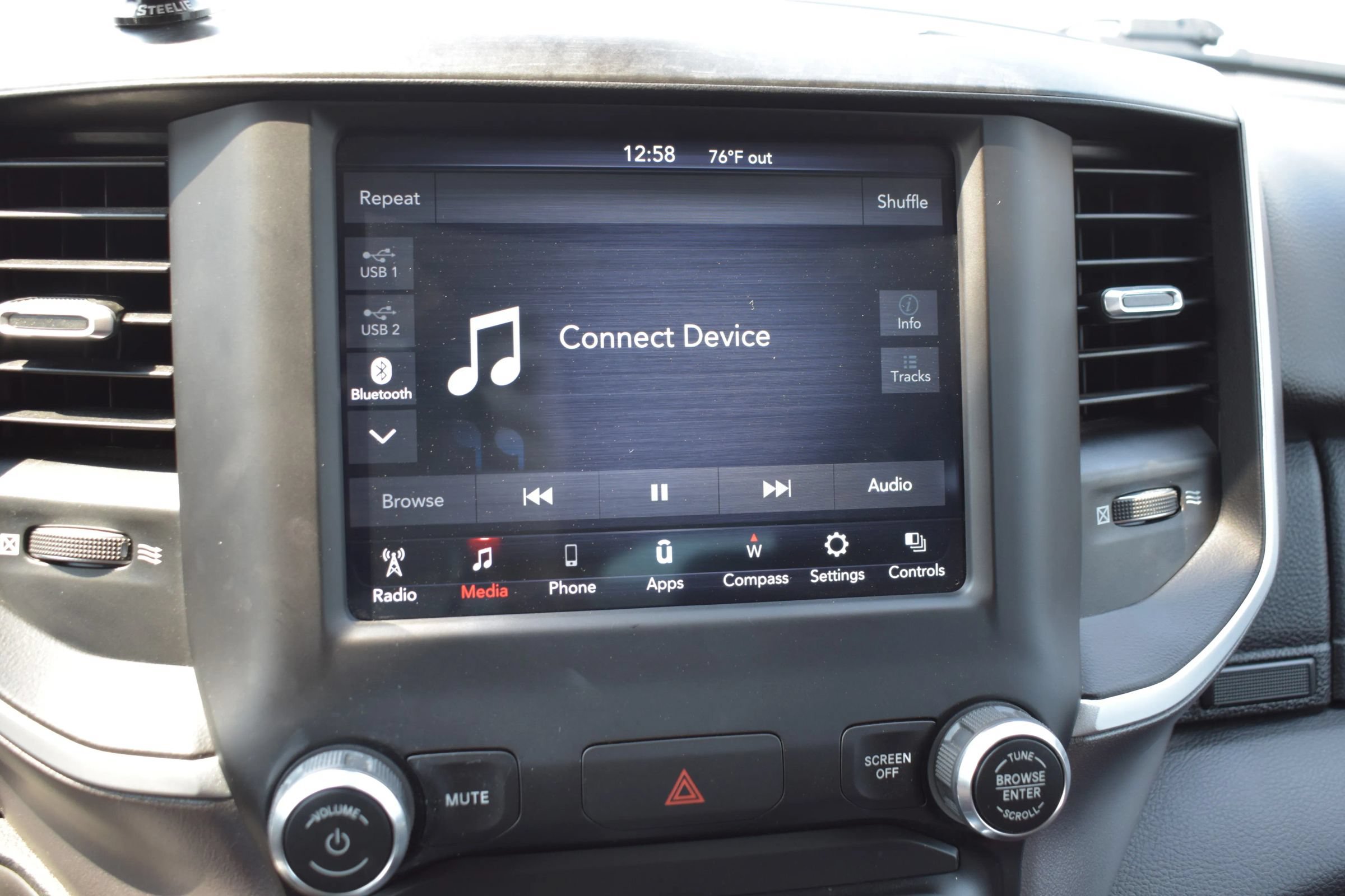 Used 2020 RAM 1500 Big Horn AWD/4WD image 22