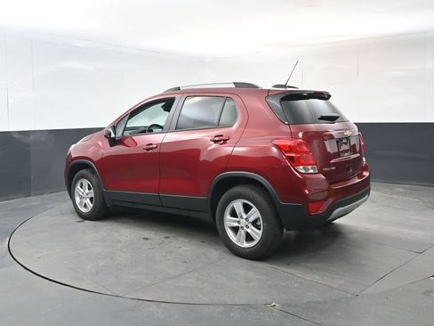 Used 2022 Chevrolet Trax LT w/ LT Convenience Package image 3