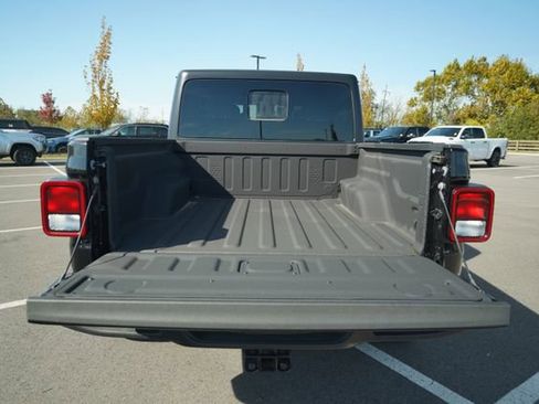 New 2025 Jeep Gladiator Sport image 14