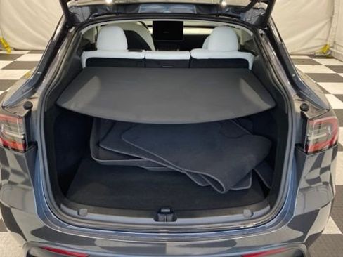 Used 2023 Tesla Model Y Long Range image 4
