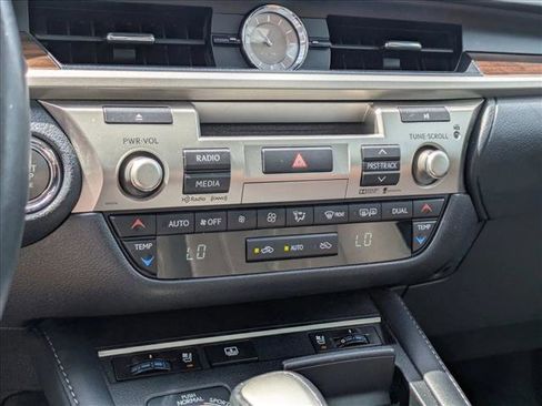 Used 2016 Lexus ES 350 w/ Luxury Package w/Wood Trim FWD image 8