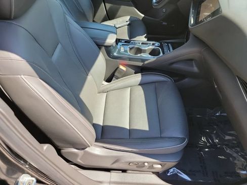 Used 2021 Buick Envision Essence w/ Technology Package I FWD image 28