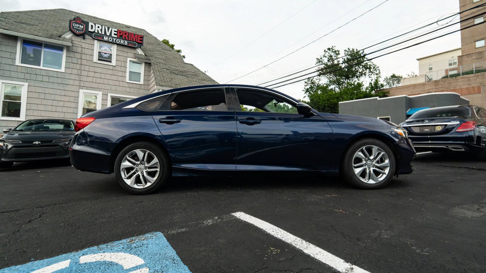 Used 2018 Honda Accord LX image 2