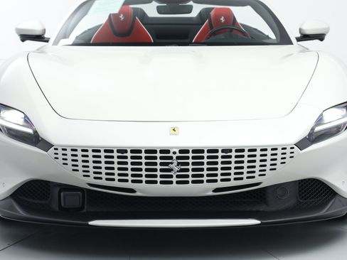 Certified 2025 Ferrari Roma Spider RWD image 14