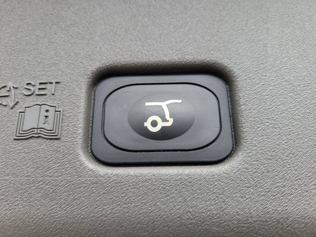 Used 2025 Lincoln Nautilus Premier w/ Equipment Group 102A AWD/4WD image 9