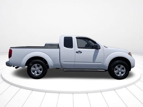 Used 2012 Nissan Frontier SV w/ SV Premium Utility Pkg RWD image 2