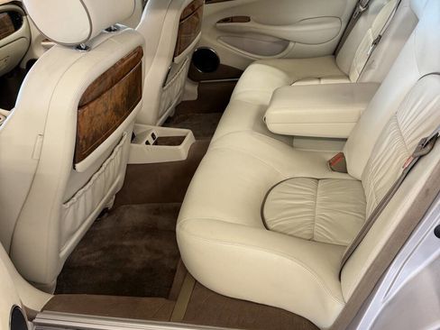 Used 2001 Jaguar XJ Vanden Plas image 9