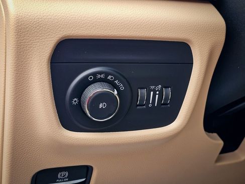 New 2025 Jeep Grand Cherokee Limited image 15