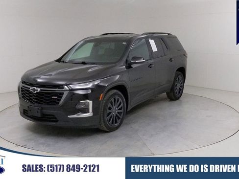 Used 2023 Chevrolet Traverse RS image 1