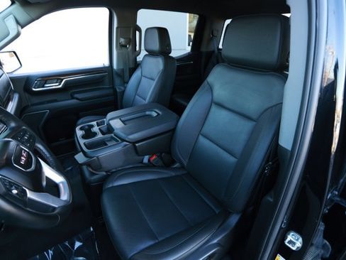 Used 2025 GMC Sierra 1500 SLT image 25