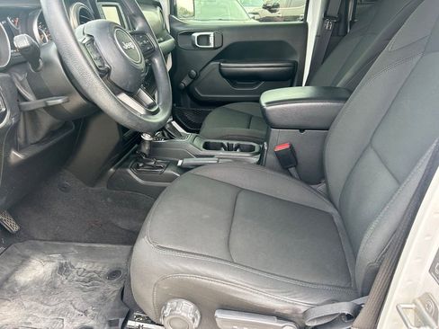 Used 2021 Jeep Gladiator Sport AWD/4WD image 11