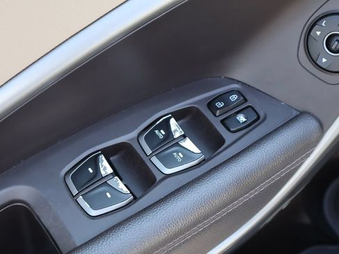 Used 2018 Hyundai Santa Fe Limited AWD/4WD image 18