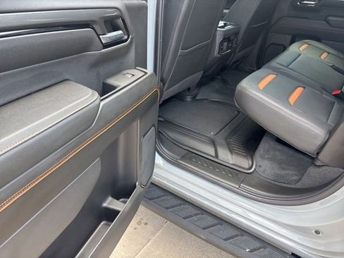 Used 2024 GMC Sierra 1500 AT4 w/ Technology Package AWD/4WD image 18