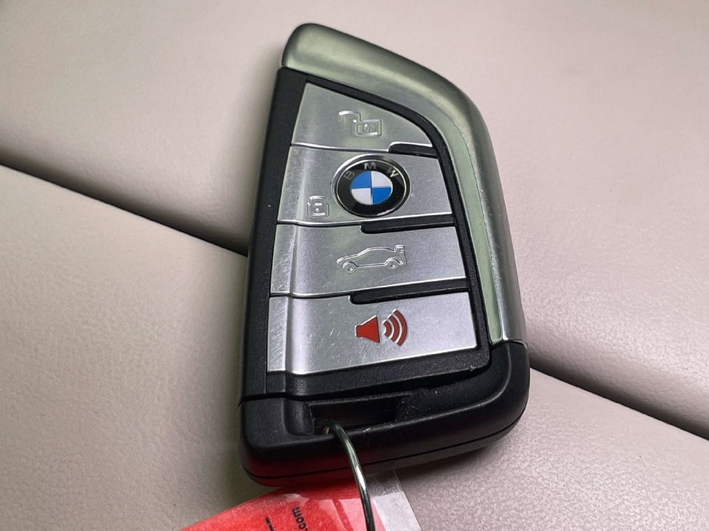 Used 2021 BMW X5 M50i AWD/4WD image 41