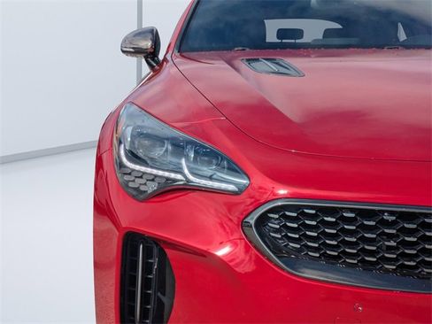 Used 2018 Kia Stinger GT2 image 9