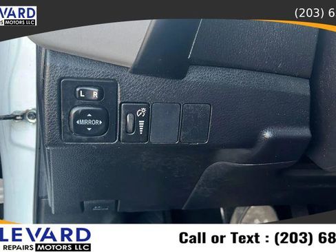 Used 2017 Toyota Corolla LE w/ LE Premium Package w/Moonroof image 37