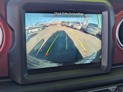 Certified 2023 Jeep Wrangler Unlimited Rubicon w/ Cold Weather Group image 11