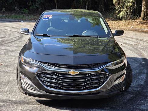 Used 2019 Chevrolet Malibu LT image 2