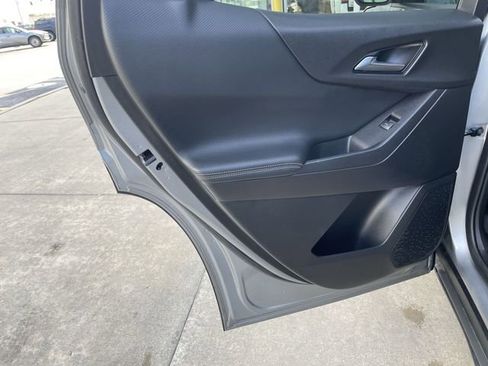 Used 2025 Chevrolet Equinox LT FWD image 28