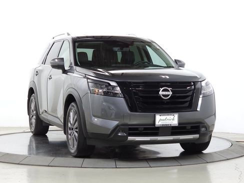 Used 2024 Nissan Pathfinder SL w/ SL Premium Package AWD/4WD image 1