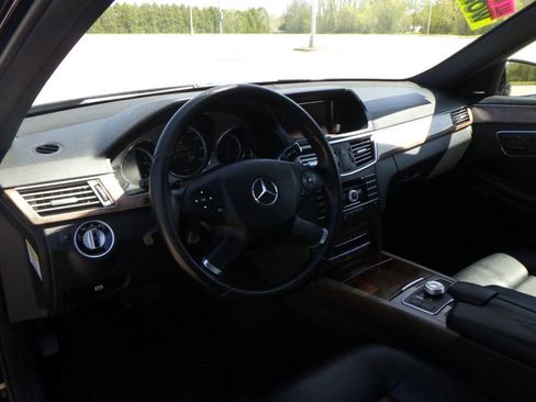 Used 2011 Mercedes-Benz E 350 4MATIC Sedan image 21