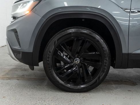 Used 2023 Volkswagen Atlas Cross Sport SE w/ Black Wheel Package AWD/4WD image 31