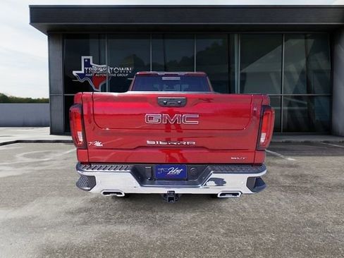 New 2025 GMC Sierra 1500 SLT AWD/4WD image 3