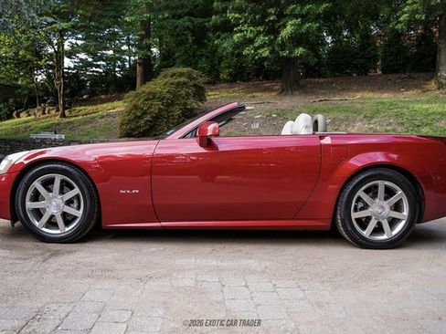 Used 2004 Cadillac XLR RWD image 3