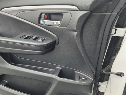 Used 2021 Honda Passport Sport image 14