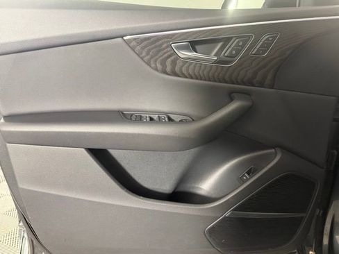 Used 2022 Audi Q8 Premium Plus image 12