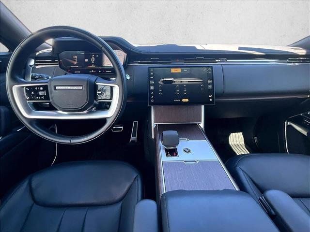 Used 2024 Land Rover Range Rover Long Wheelbase SE AWD/4WD image 15