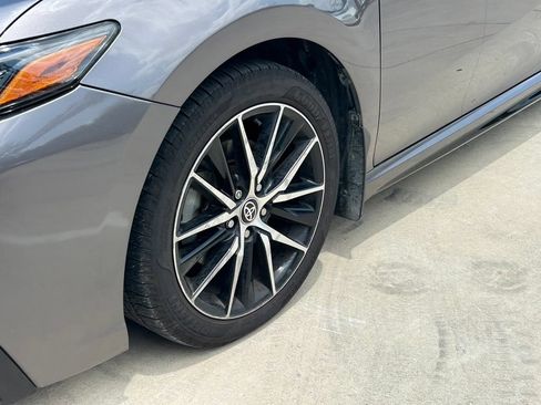 Used 2021 Toyota Camry SE FWD image 9
