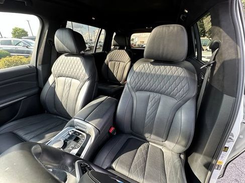 Used 2021 BMW X7 M50i w/ Cold Weather Package AWD/4WD image 31