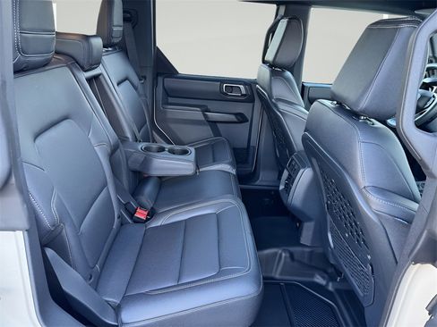New 2025 Ford Bronco Badlands image 29