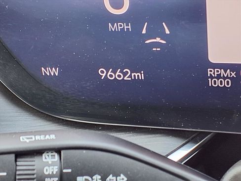 Used 2024 Buick Envision Preferred image 14