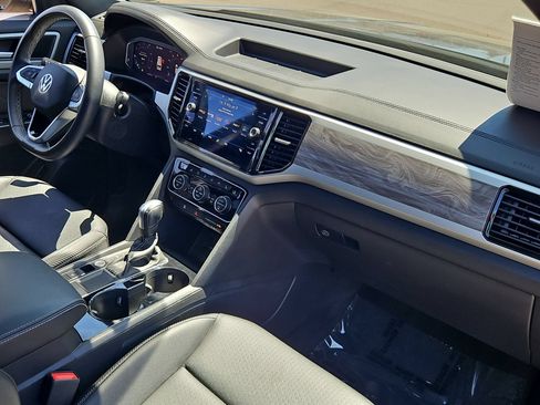 Used 2023 Volkswagen Atlas Cross Sport SE w/ Panoramic Sunroof Package FWD image 27