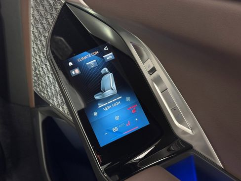 Used 2023 BMW i7 xDrive60 image 35