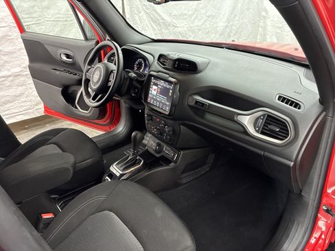 Used 2021 Jeep Renegade Latitude AWD/4WD image 15