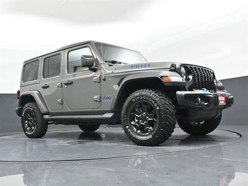 Used 2023 Jeep Wrangler Unlimited w/ Sun & Screen Package AWD/4WD image 29