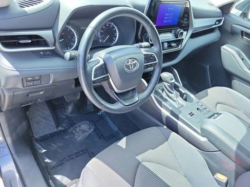Used 2024 Toyota Highlander LE image 18