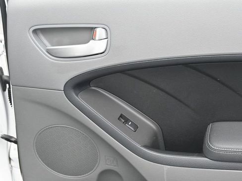 Used 2017 Kia Forte LX w/ LX Popular Package image 29