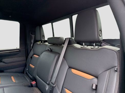 Used 2025 GMC Sierra 2500 AT4 w/ AT4 Premium Plus Package image 11