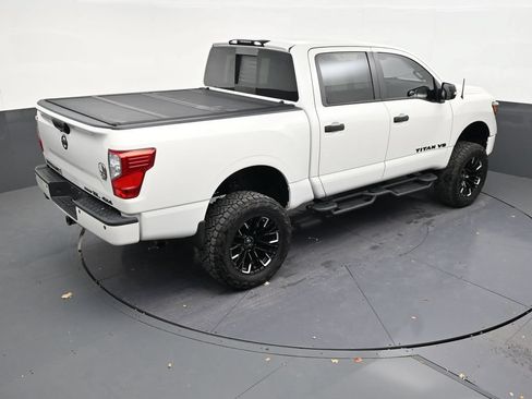 Used 2019 Nissan Titan SL w/ Midnight Edition AWD/4WD image 17