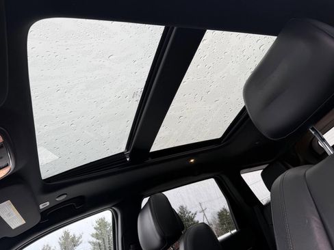 Used 2022 Jeep Grand Cherokee Limited w/ Tech Group image 17