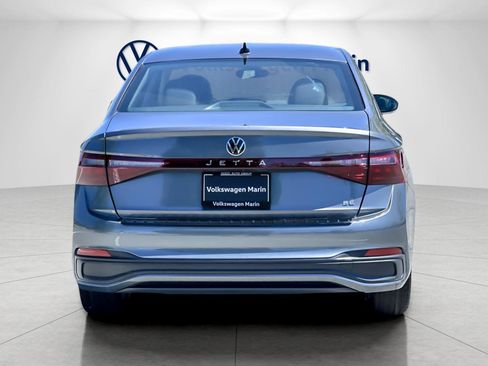 New 2025 Volkswagen Jetta SE image 4